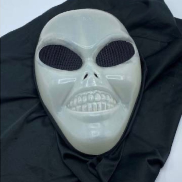 2000 Masquerade Magic Visible Visitors Alien Halloween Mask Glow-In-Dark - Picture 3 of 4